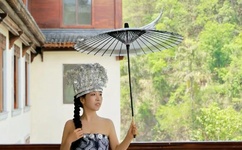 韩国三级巜双乳紧扣的肉体市场